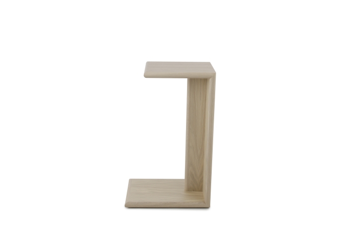 Astrid <span>over arm table</span>