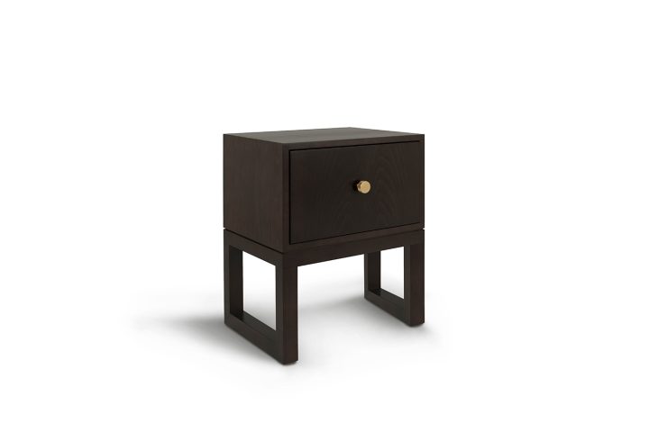Oxygen <span>side table</span>